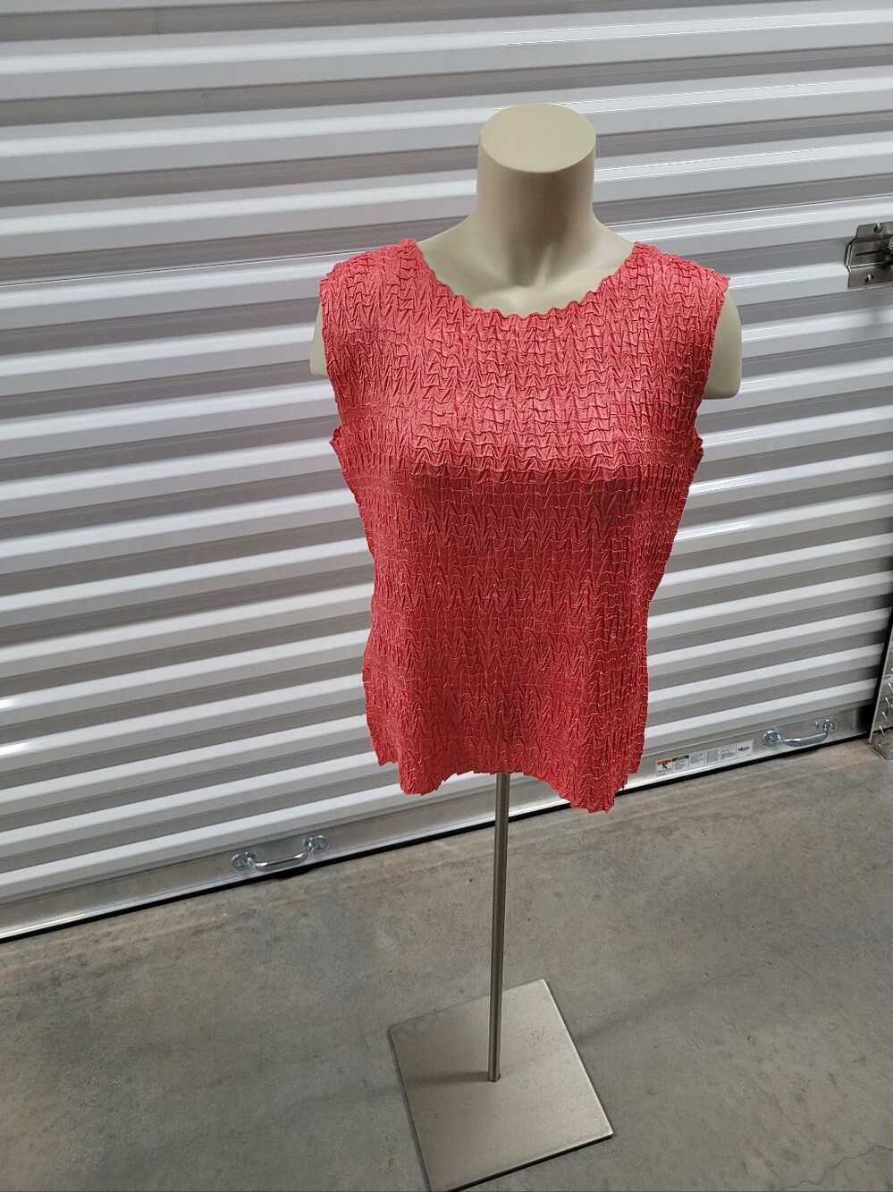Rafael Coral Polyester Blouse with Textured Wavy Pattern Size Large